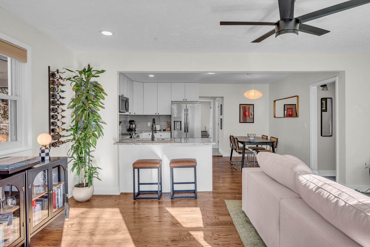 2219 Fernwood Dr - Photo 1