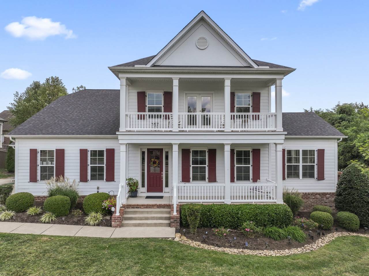 1005 Montrose Dr - Photo 1