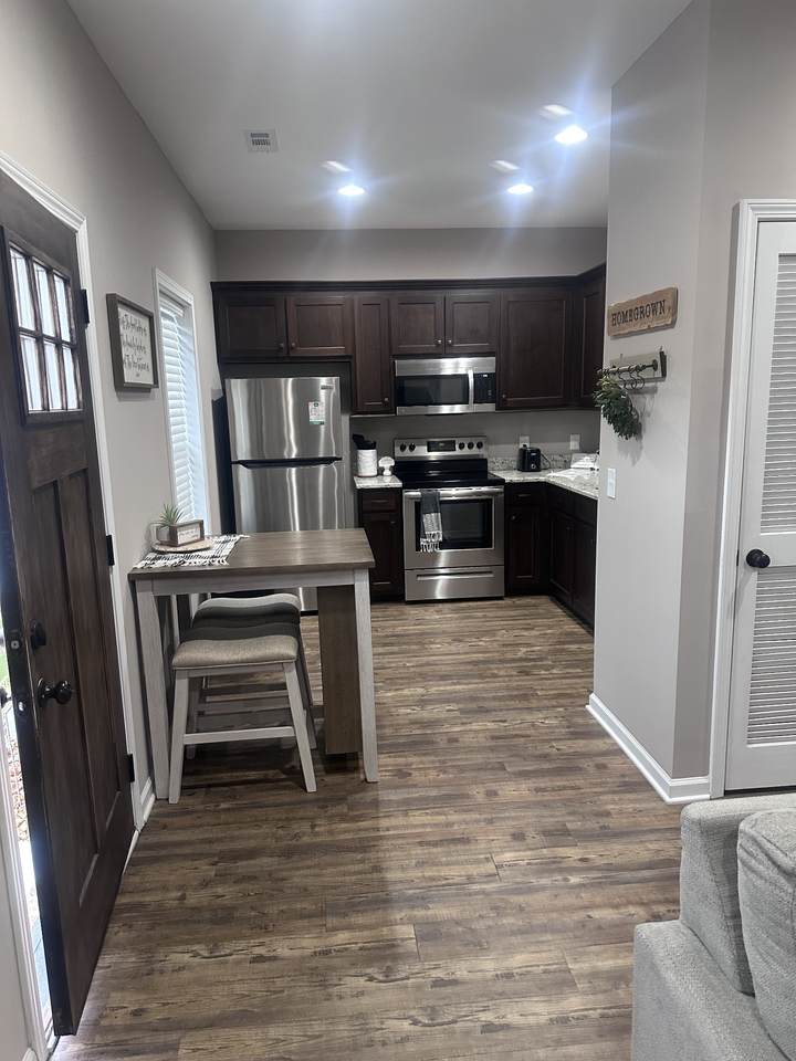 121 Mcdale Rd - Photo 1