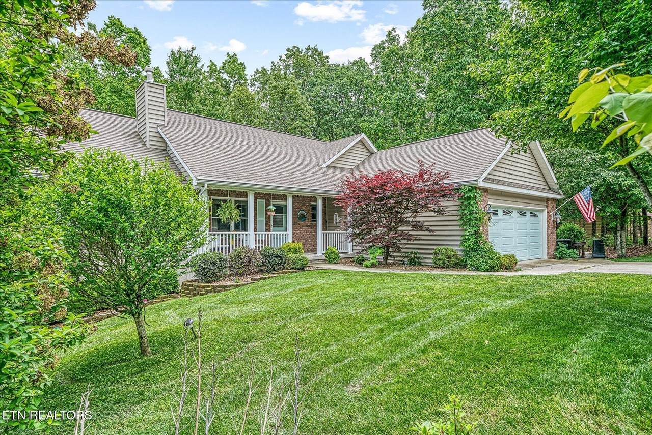 182 Canterbury Drive - Photo 1