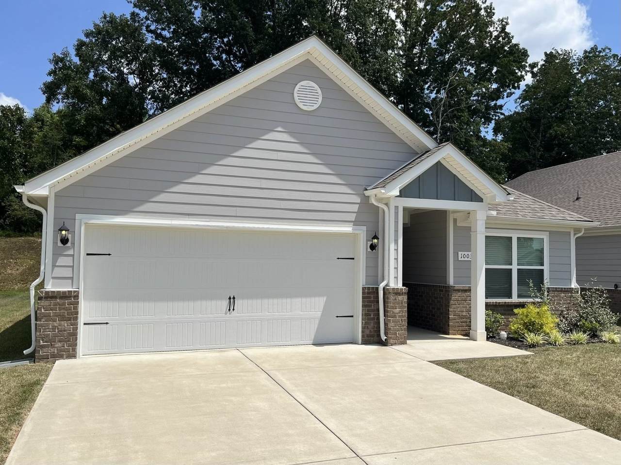 1003 Autumnwood Dr - Photo 1