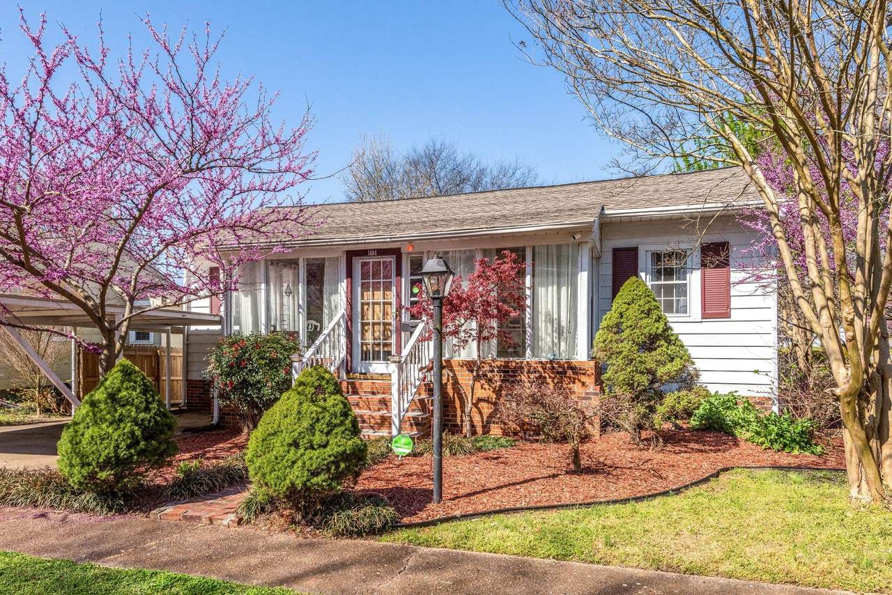 1404 Clarke St - Photo 1