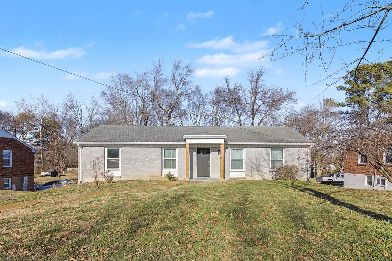 652 Harding Pl - Photo 1