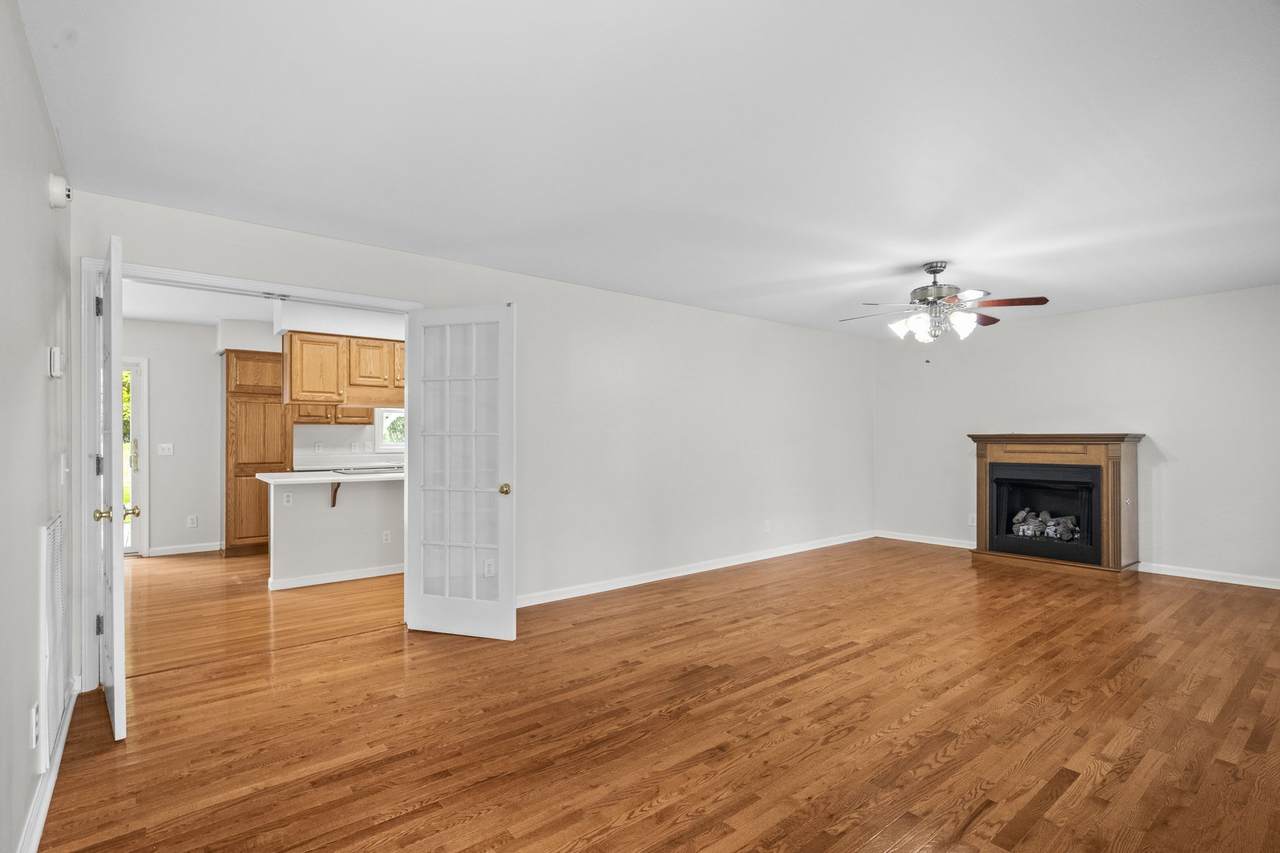 5145 Creasy Dr - Photo 1