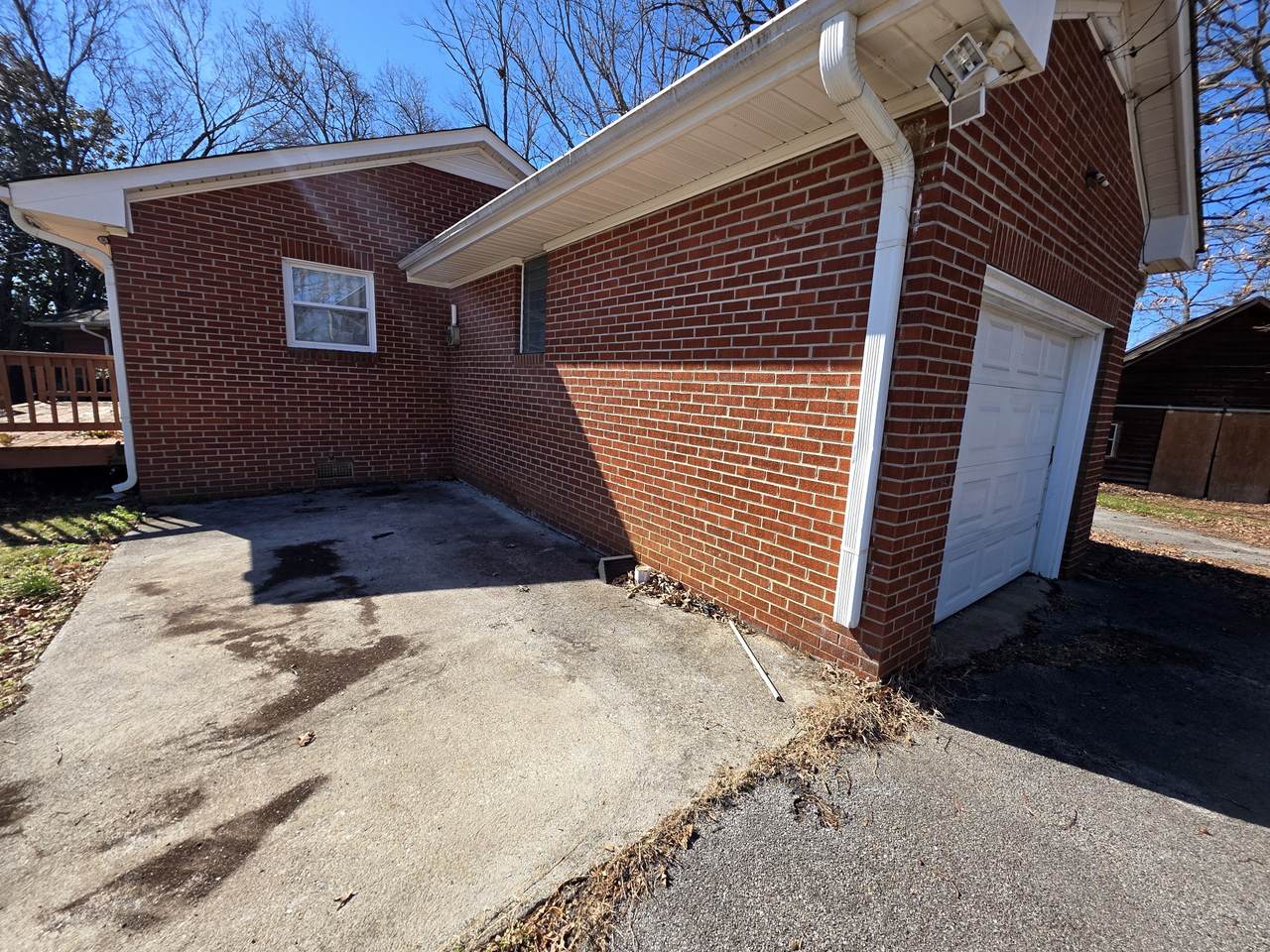 2001 Lacy Ln - Photo 1