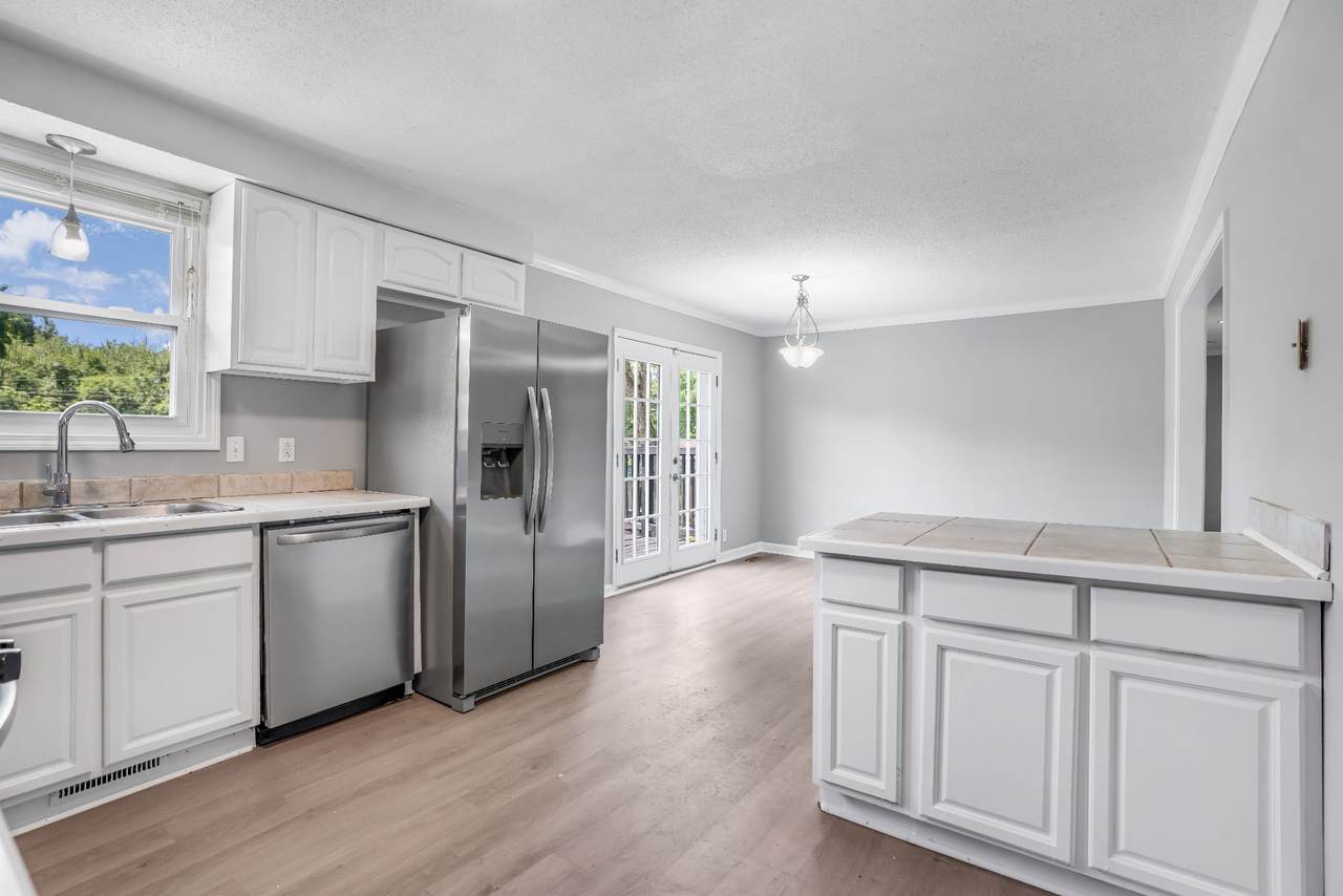 102 Winston Ct - Photo 1