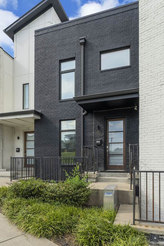 1030 Wedgewood Ave - Photo 1