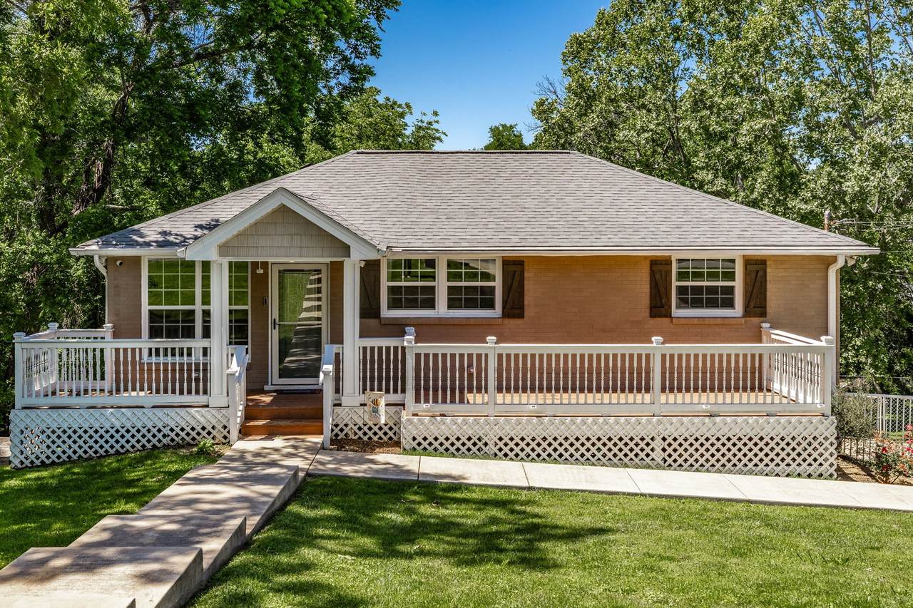 907 N Graycroft Ave - Photo 1