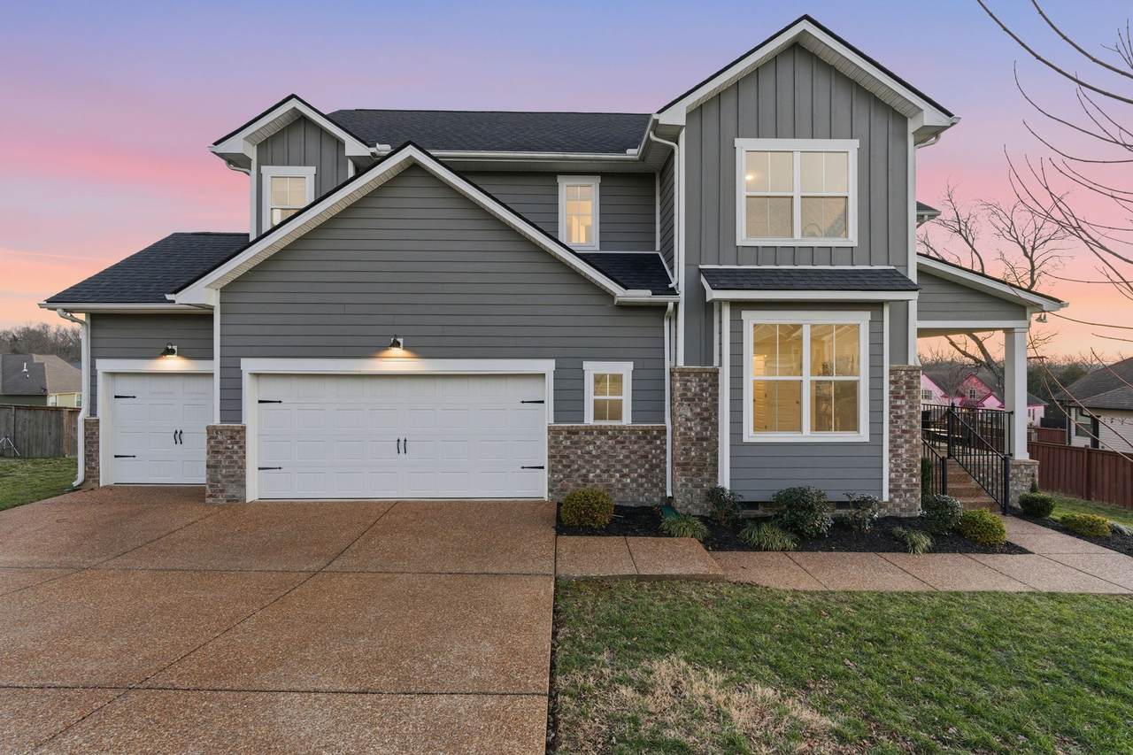 268 Christine Dr - Photo 1