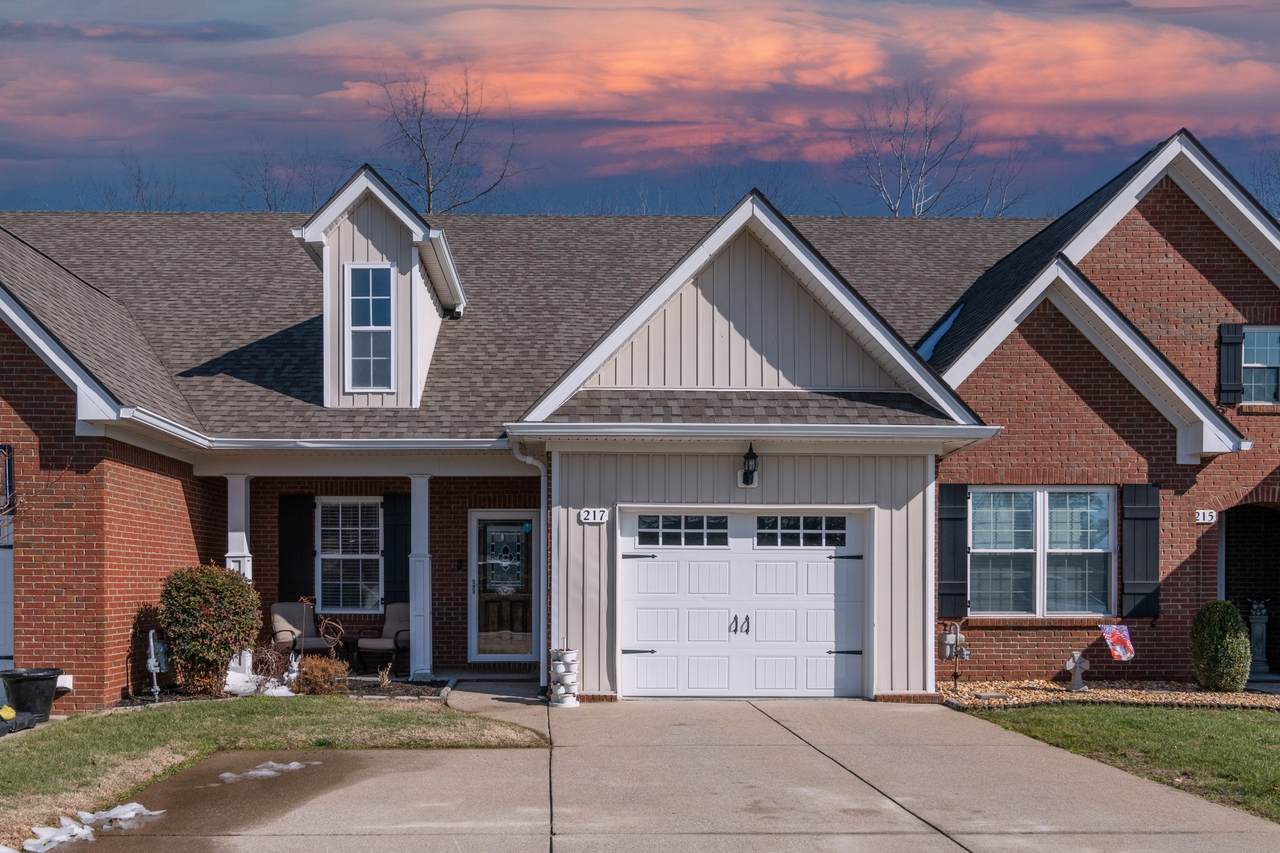 217 Hillcrest Drive - Photo 1