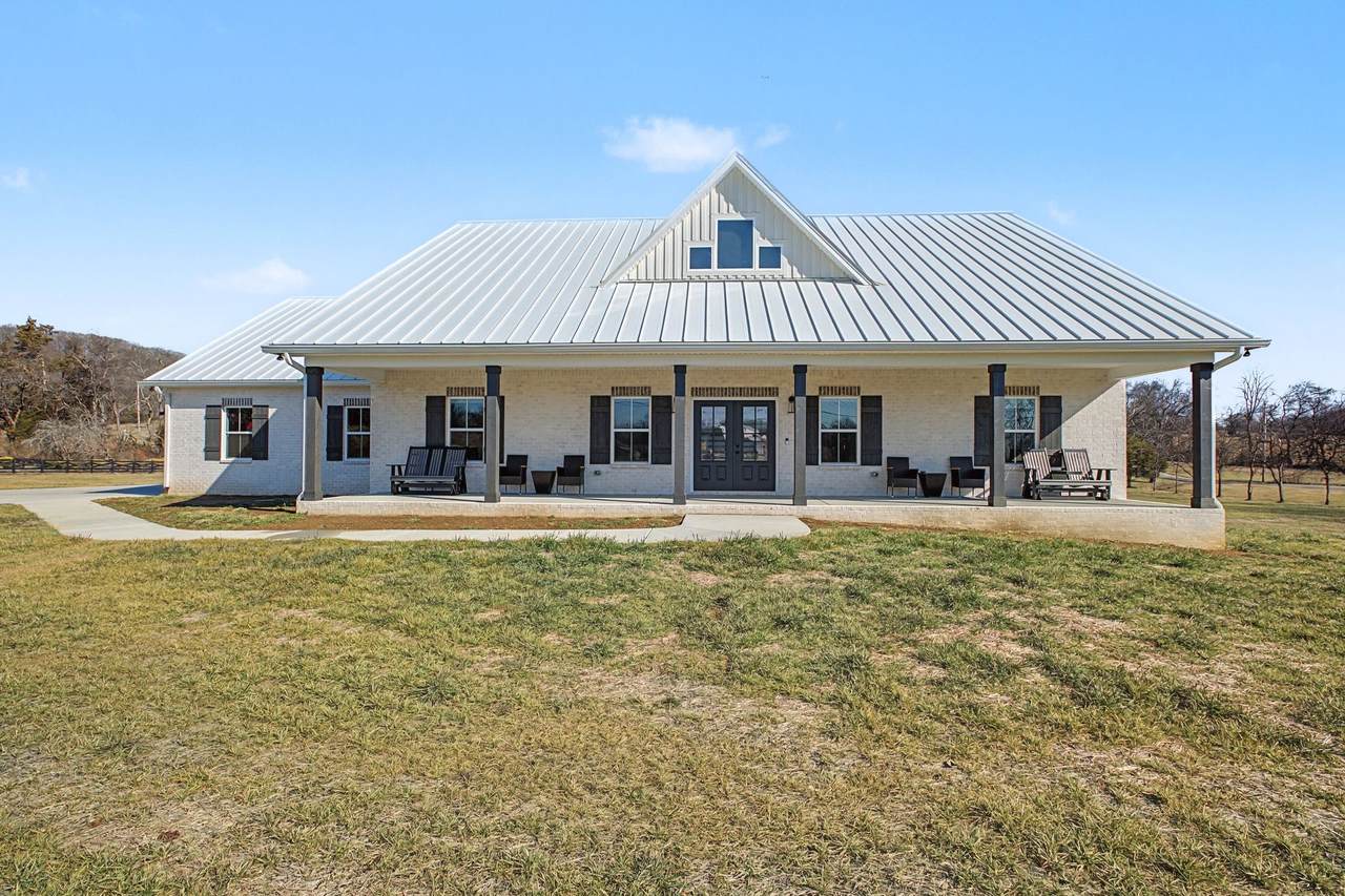 972 Dobbins Pike - Photo 1