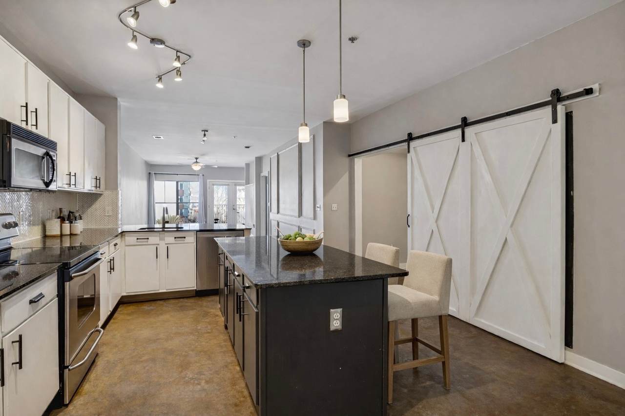 1803 Broadway - Photo 1