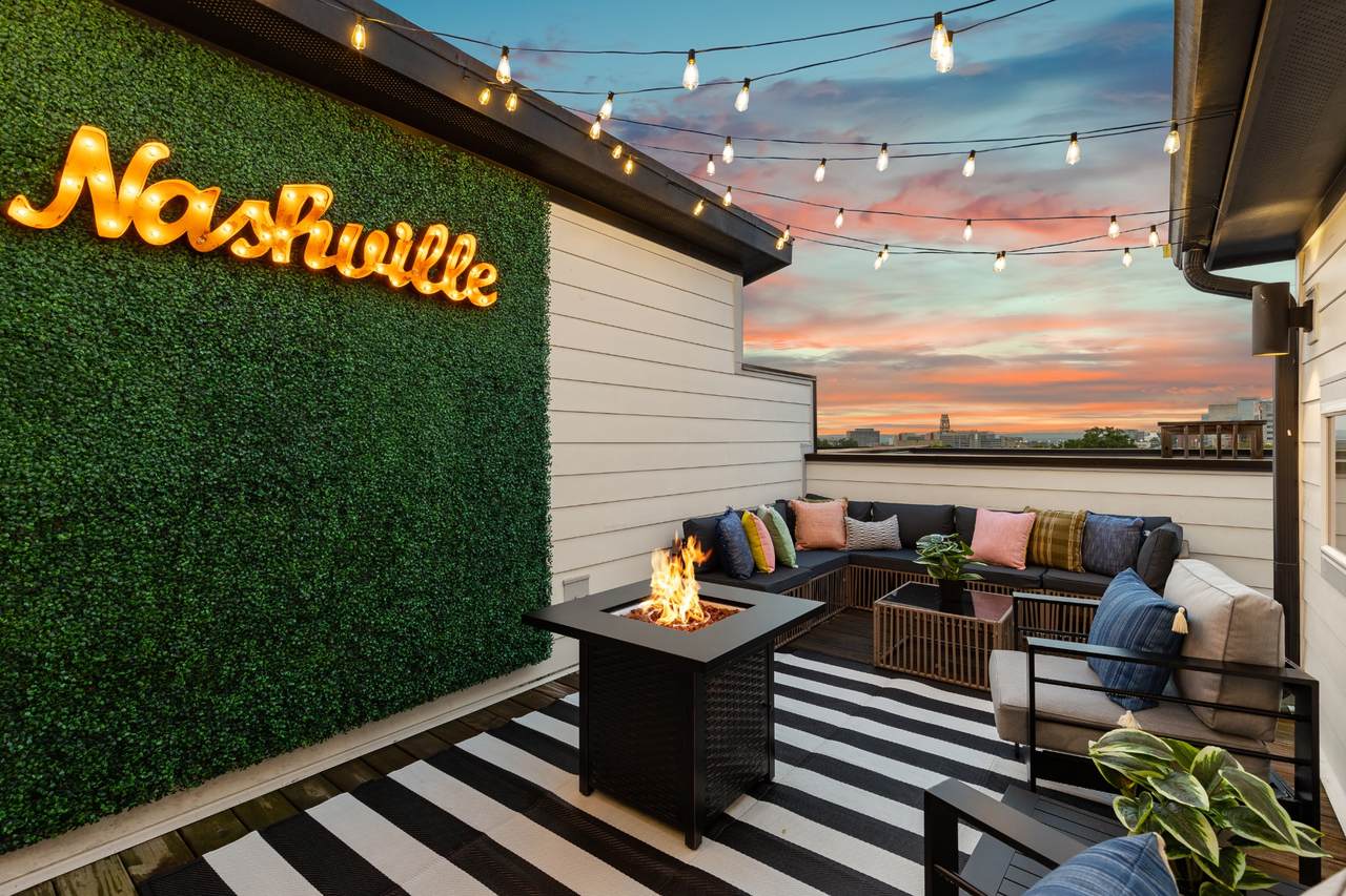 2001 Convent Pl - Photo 1