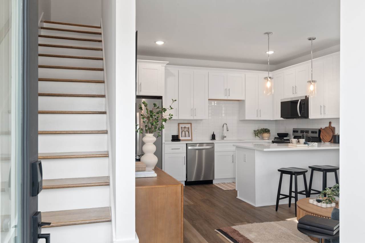 316 Mulberry Terrace - Photo 1