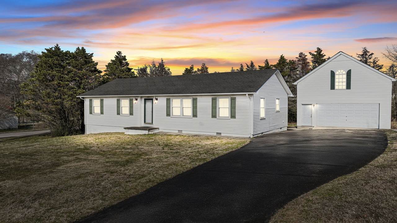 201 Stardust Dr - Photo 1