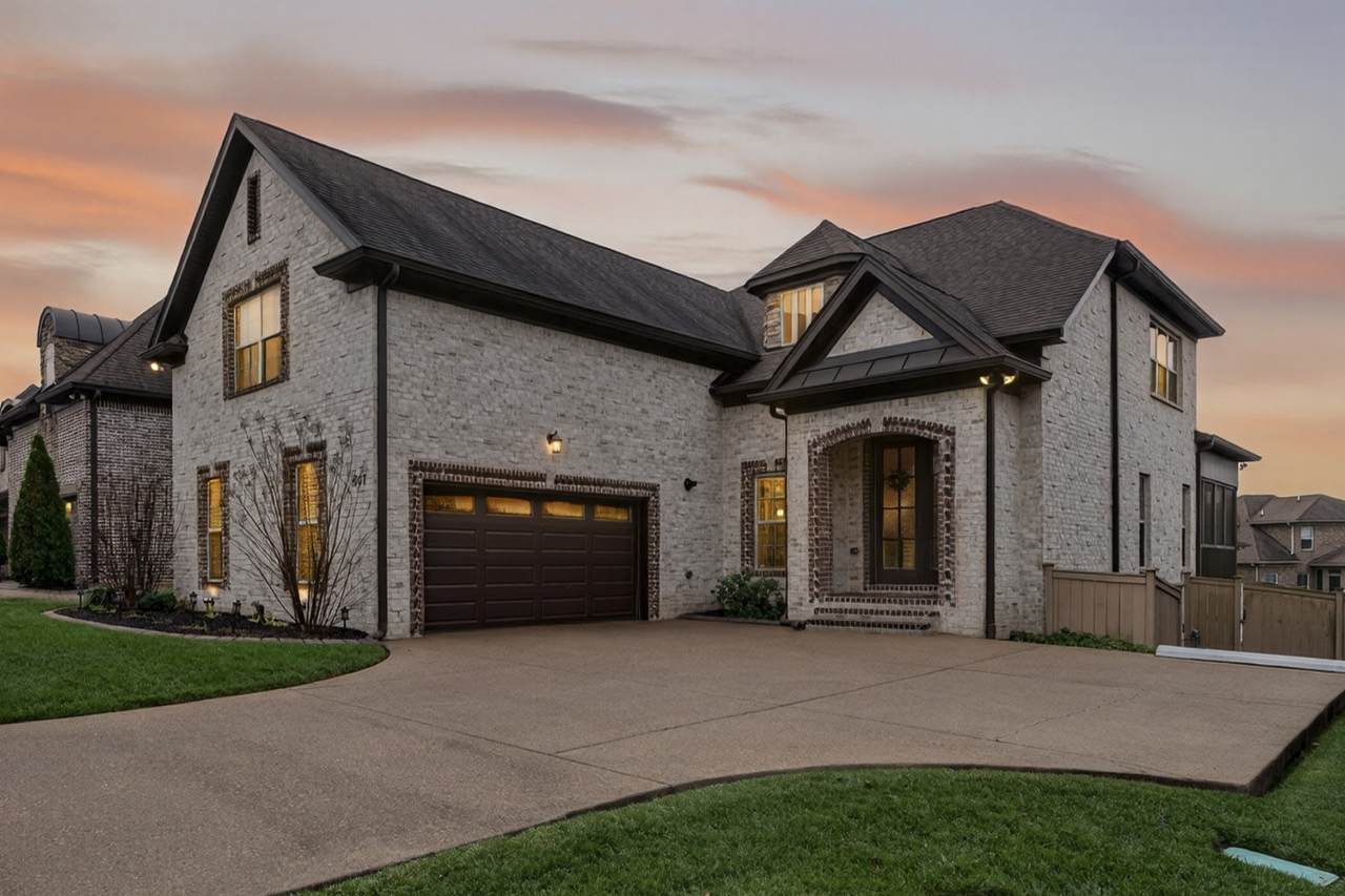 607 Southshore Pt - Photo 1