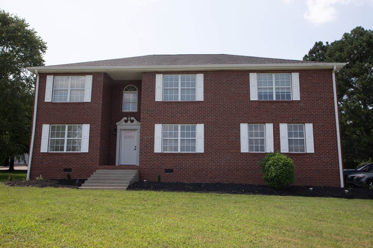 1805 Pointe Ct - Photo 1