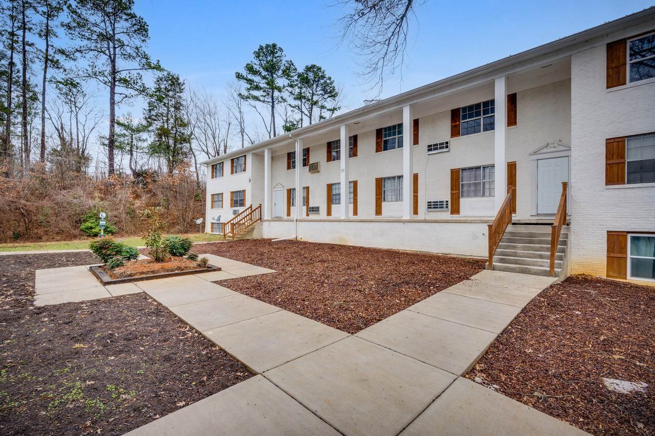 1433 Stratford Rd - Photo 1