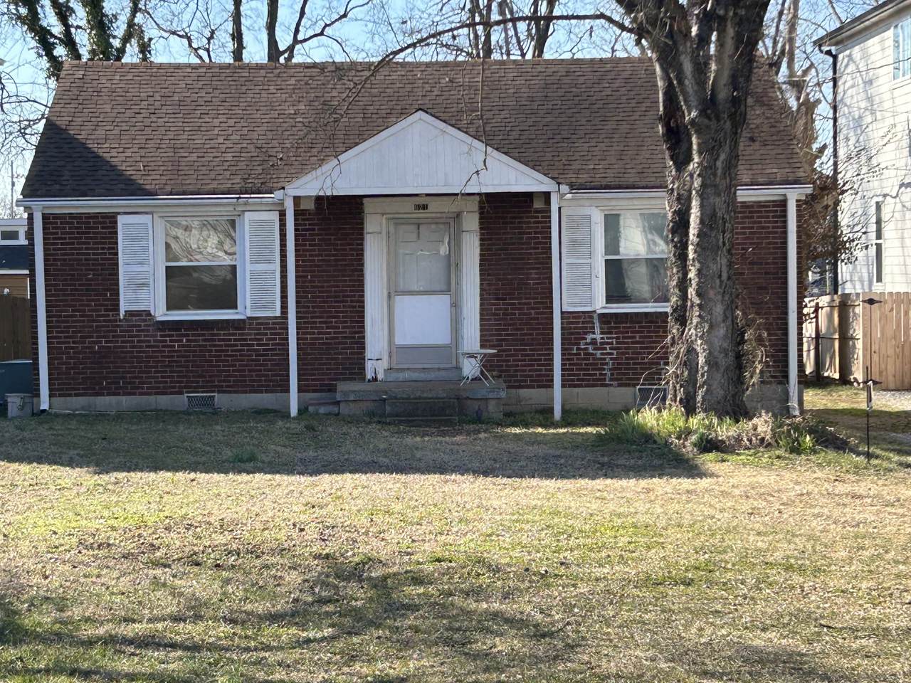 621 Eastboro Dr - Photo 1