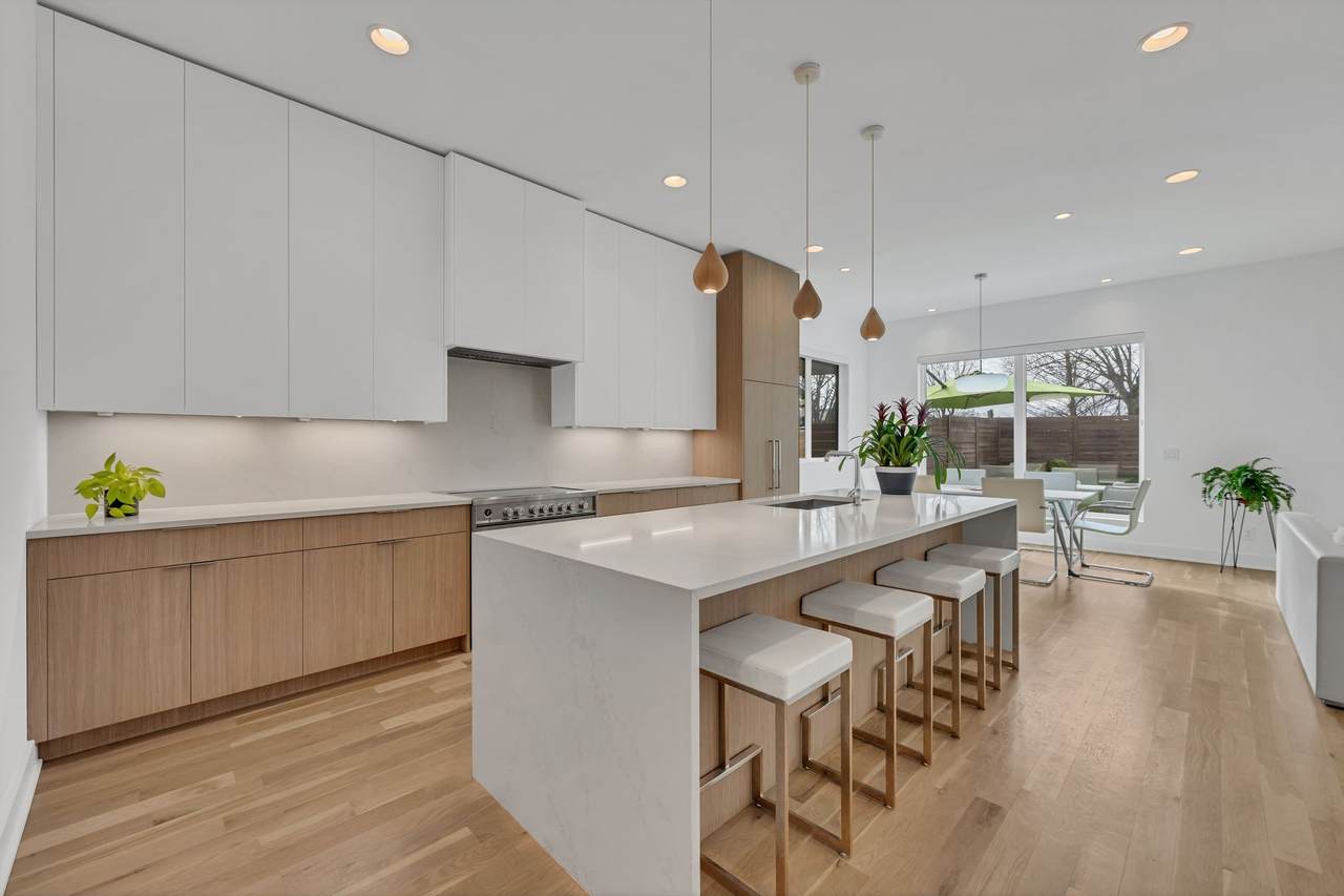 2510A Barclay Dr - Photo 1