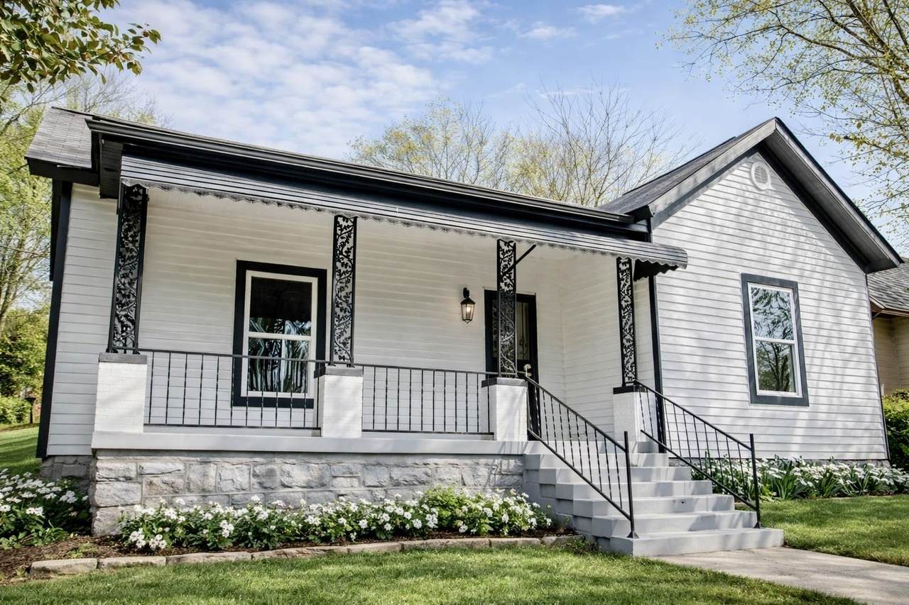 1117 S Glade St - Photo 1