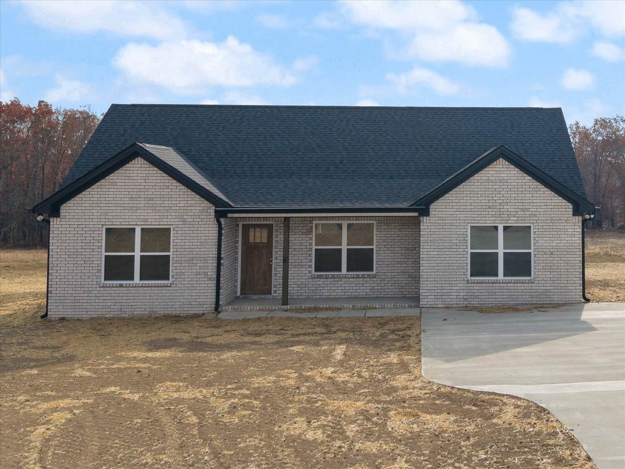 77 Dukes Park Rd - Photo 1