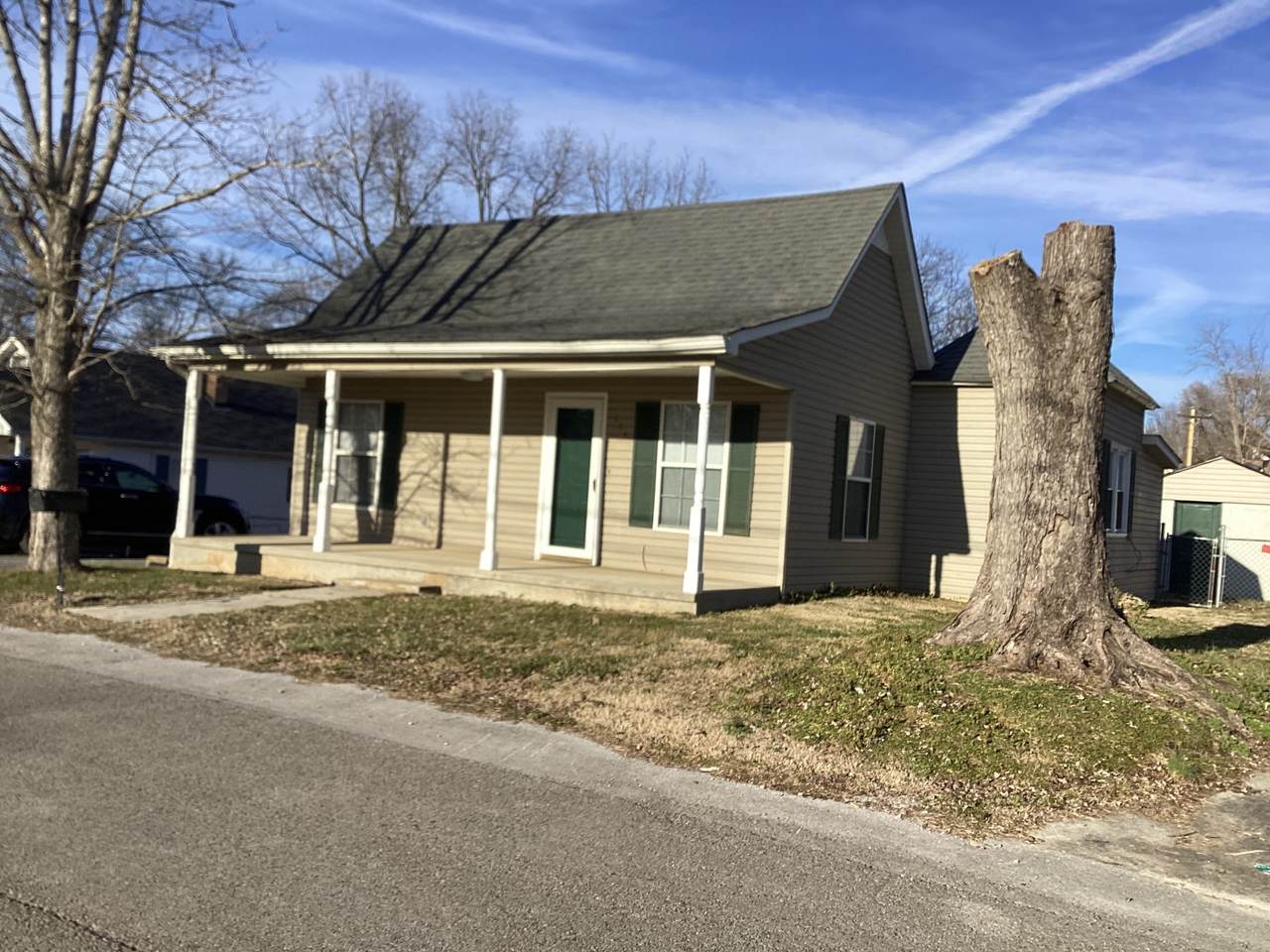 104 Taft St - Photo 1
