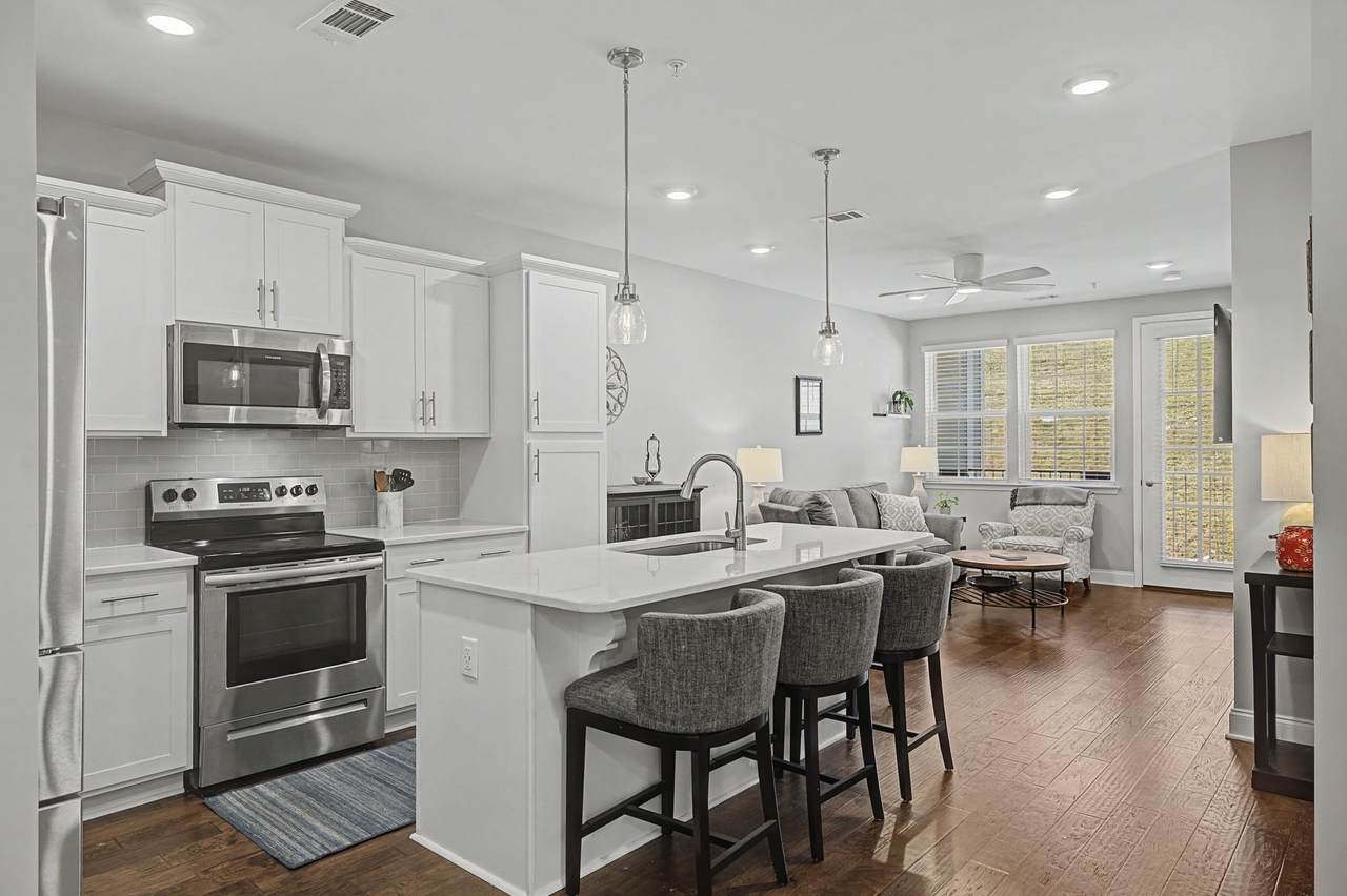 6000 Shadow Green Dr - Photo 1