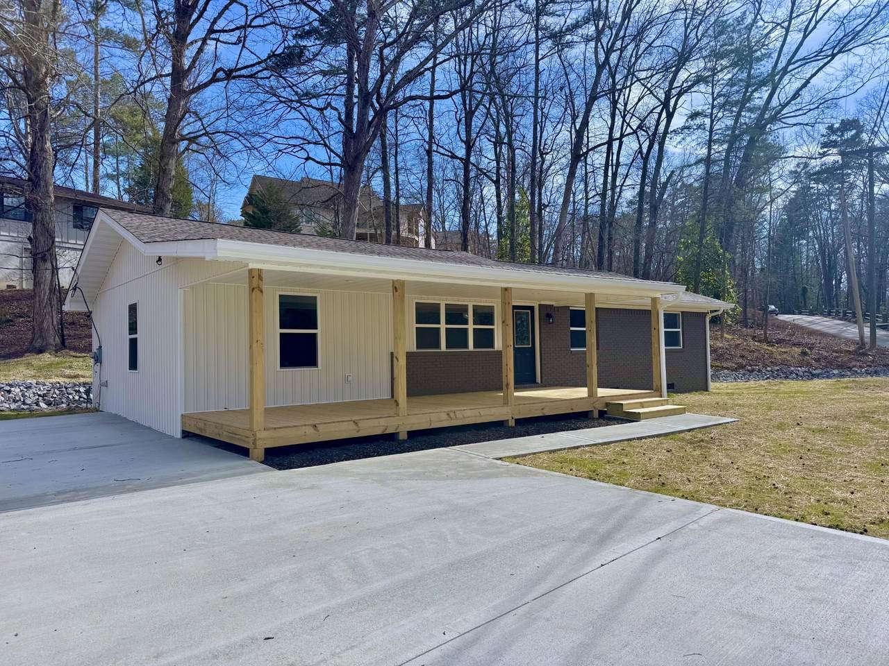 2204 Glengerrie Drive - Photo 1