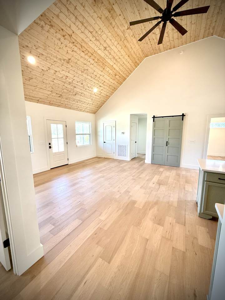 https://bt-photos.global.ssl.fastly.net/nashville/1280_boomver_2_RTC3131206-1.jpg