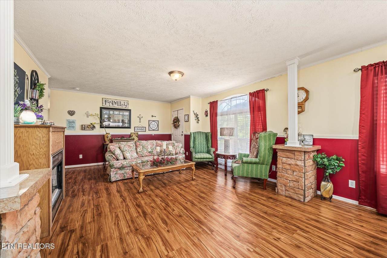 https://bt-photos.global.ssl.fastly.net/nashville/1280_boomver_1_RTC3131222-1.jpg