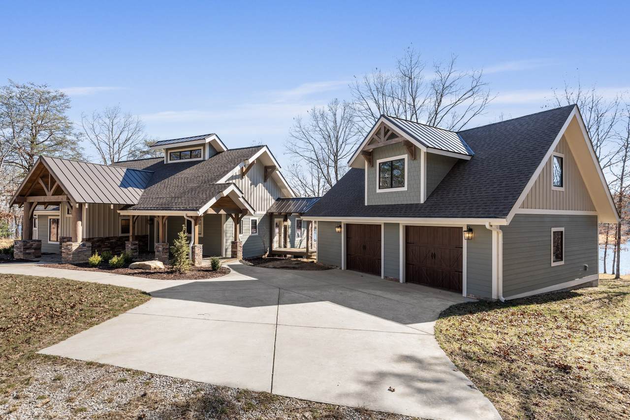 722 Hemlock Ln - Photo 1