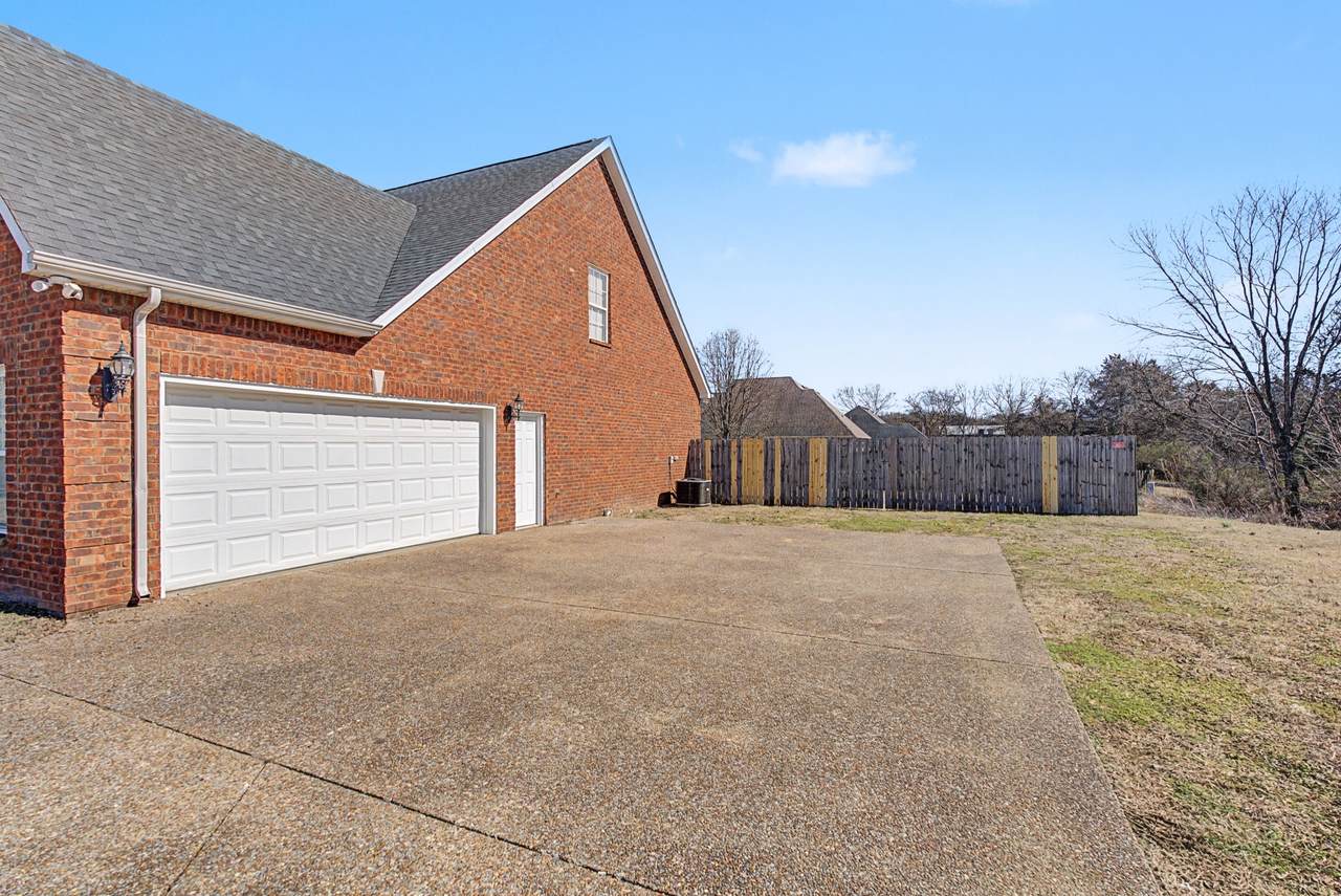 https://bt-photos.global.ssl.fastly.net/nashville/1280_boomver_1_RTC3131301-1.jpg