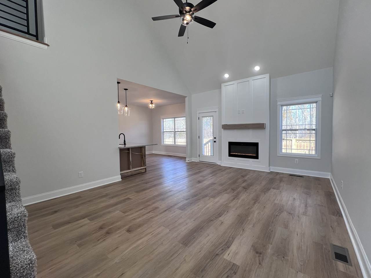 https://bt-photos.global.ssl.fastly.net/nashville/1280_boomver_1_RTC3131359-1.jpg