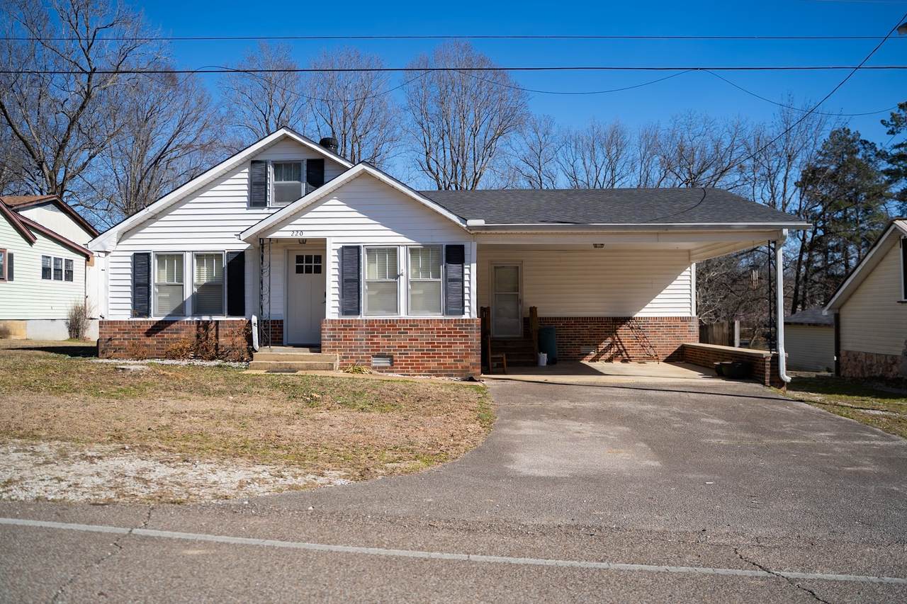 220 Jennings Ave - Photo 1