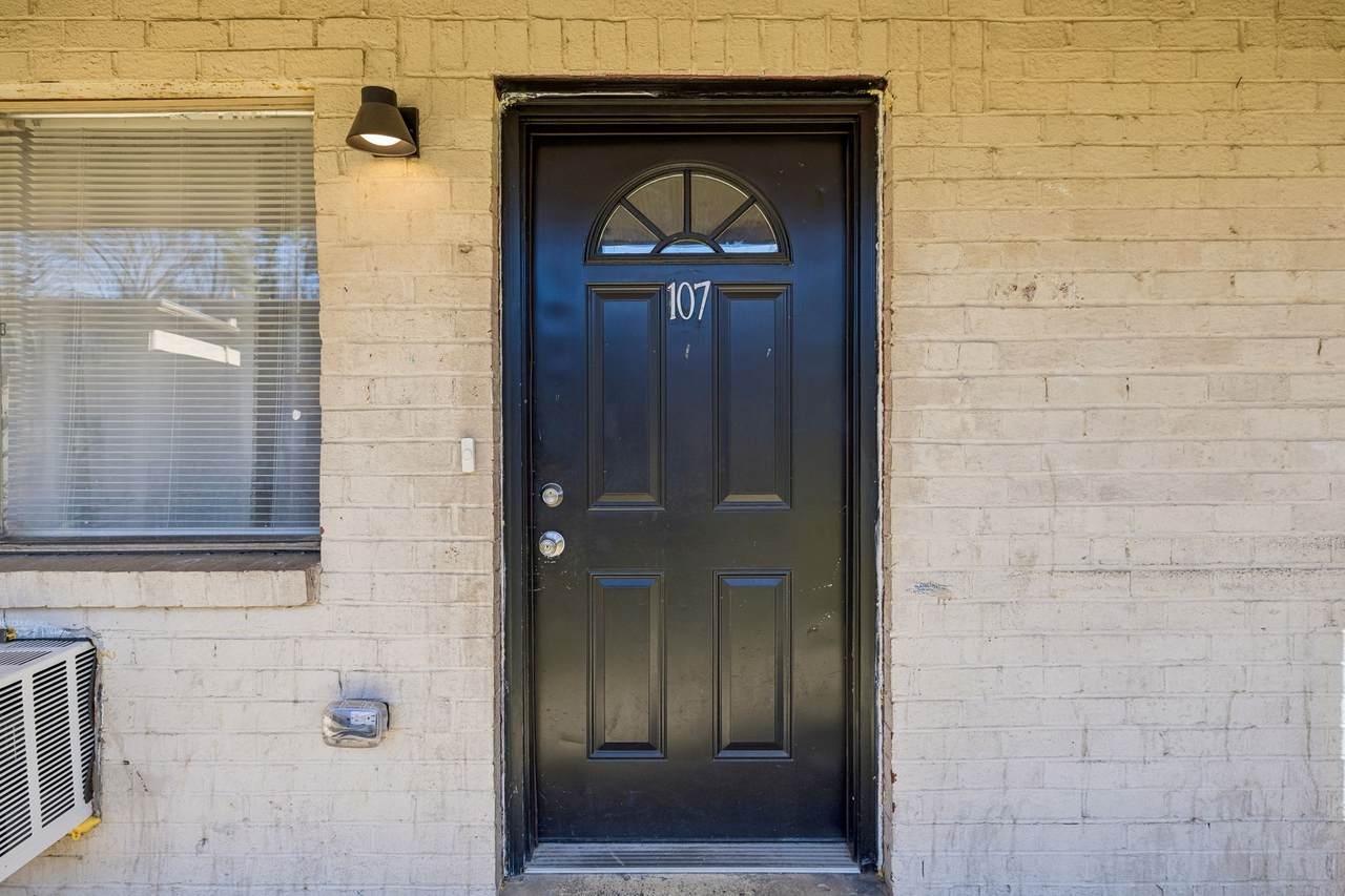 550 Harding Pl - Photo 1