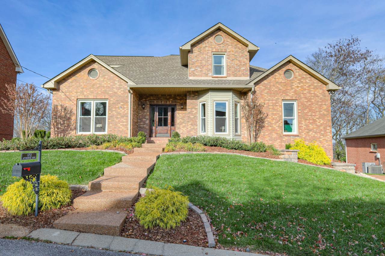 6752 Autumnwood Dr - Photo 1