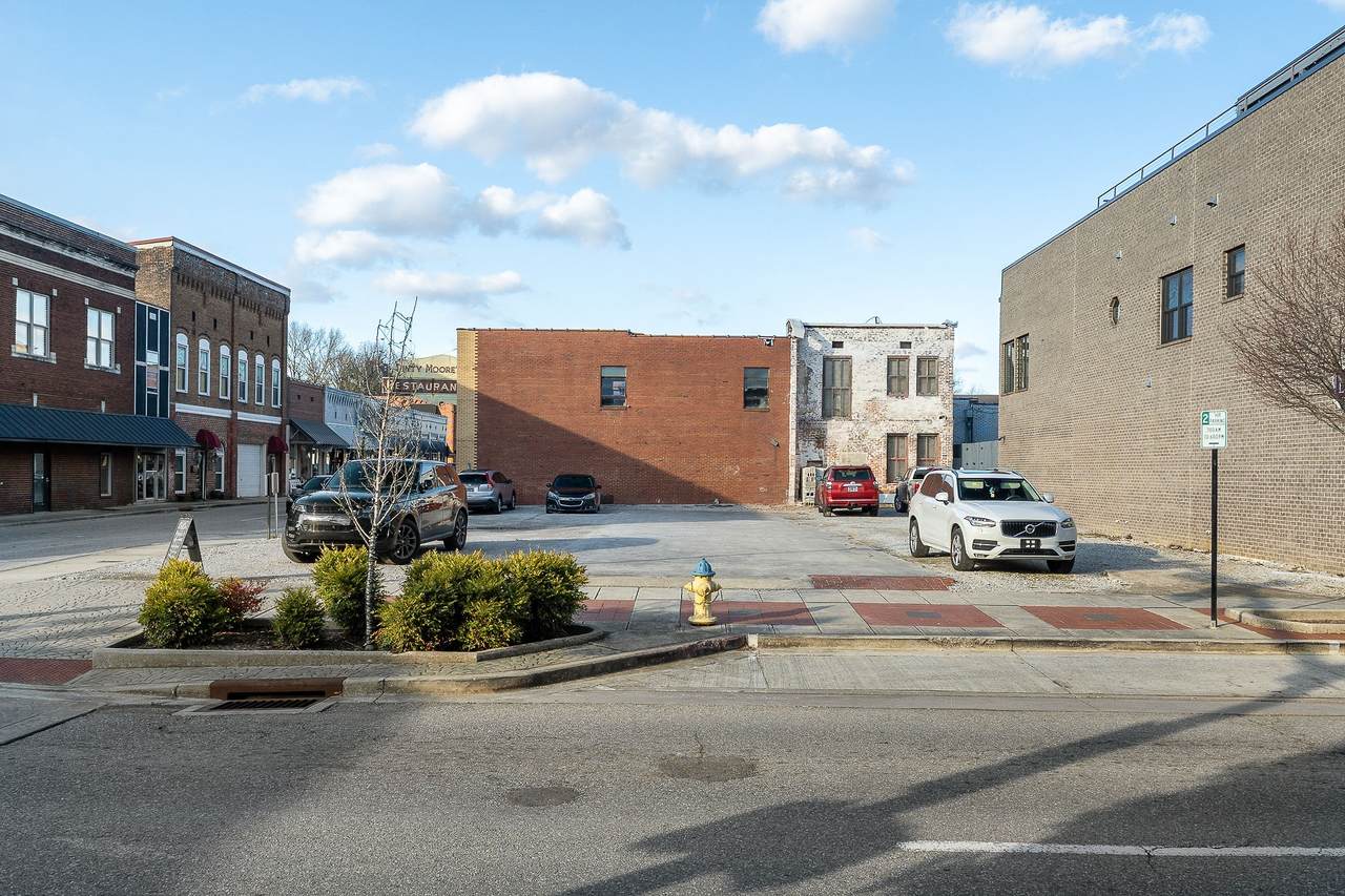 https://bt-photos.global.ssl.fastly.net/nashville/1280_boomver_1_RTC3132484-1.jpg