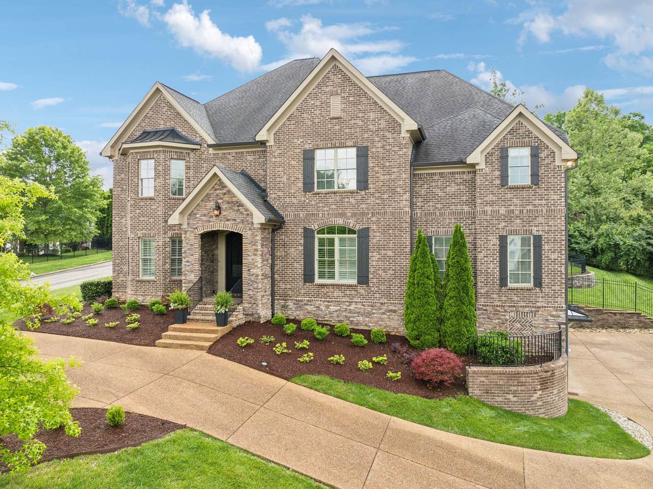 https://bt-photos.global.ssl.fastly.net/nashville/1280_boomver_1_RTC3132557-1.jpg