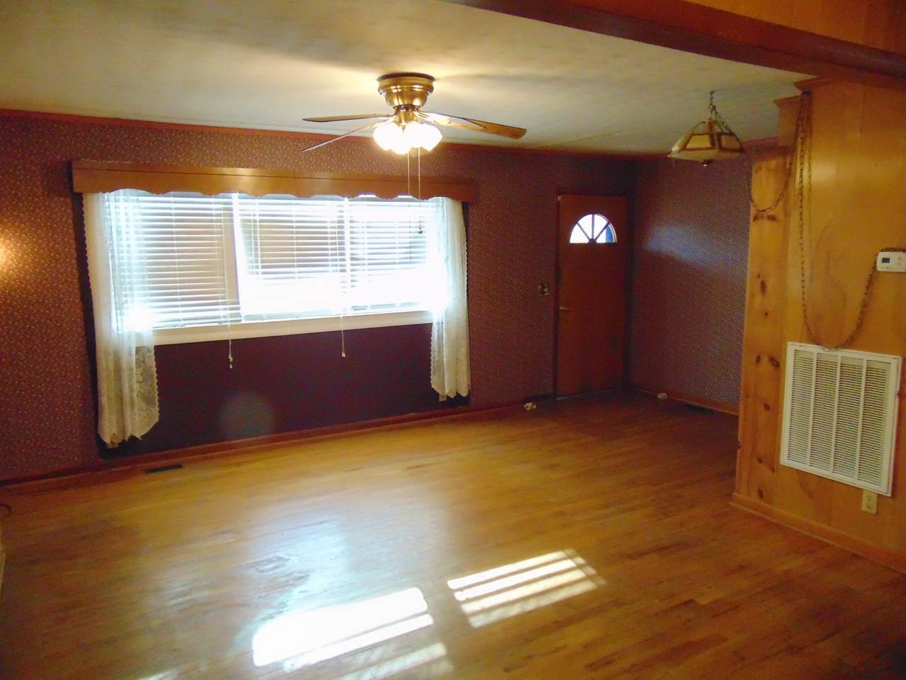 https://bt-photos.global.ssl.fastly.net/nashville/1280_boomver_1_RTC3133220-1.jpg