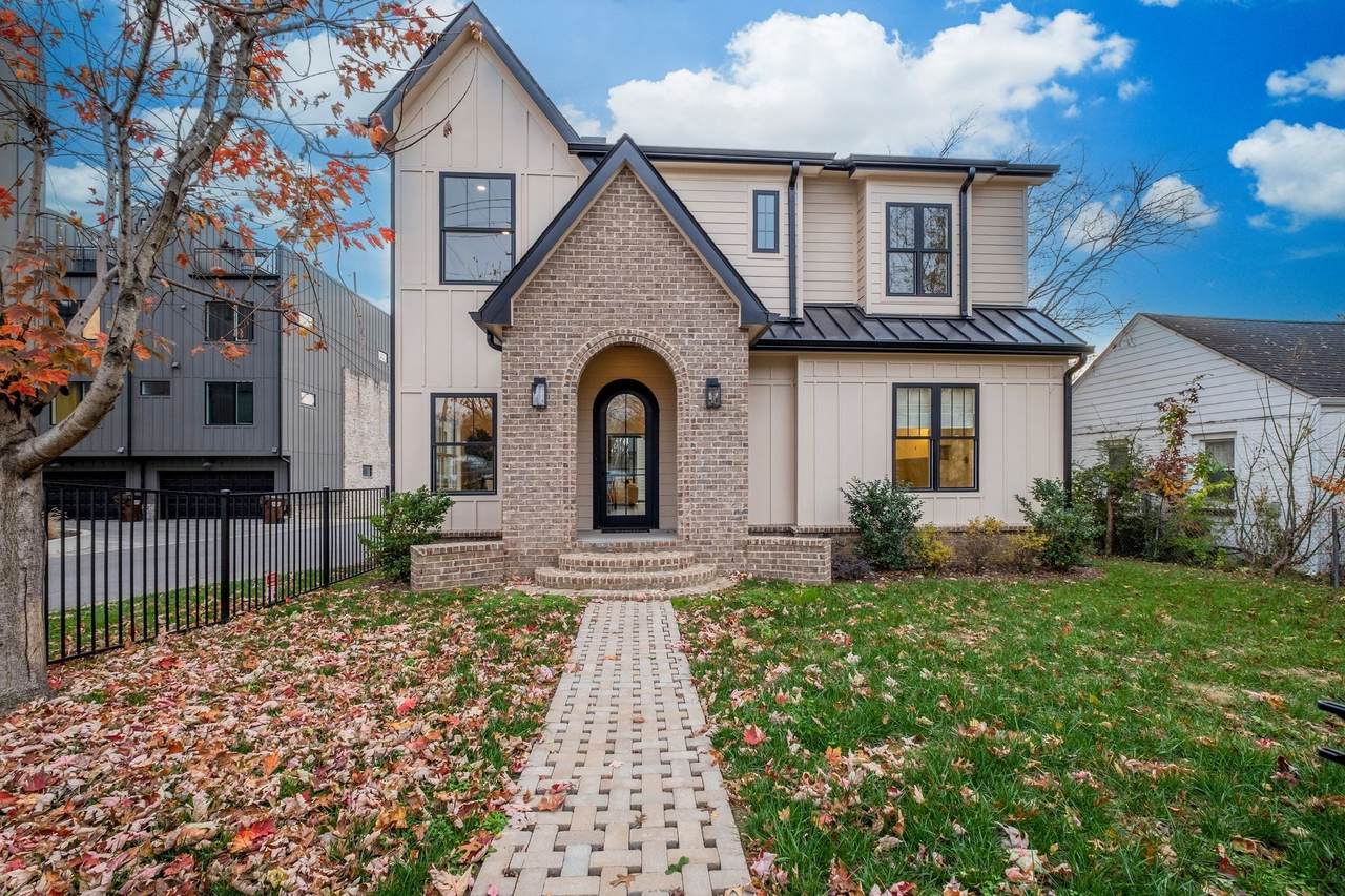 736 Douglas Avenue - Photo 1