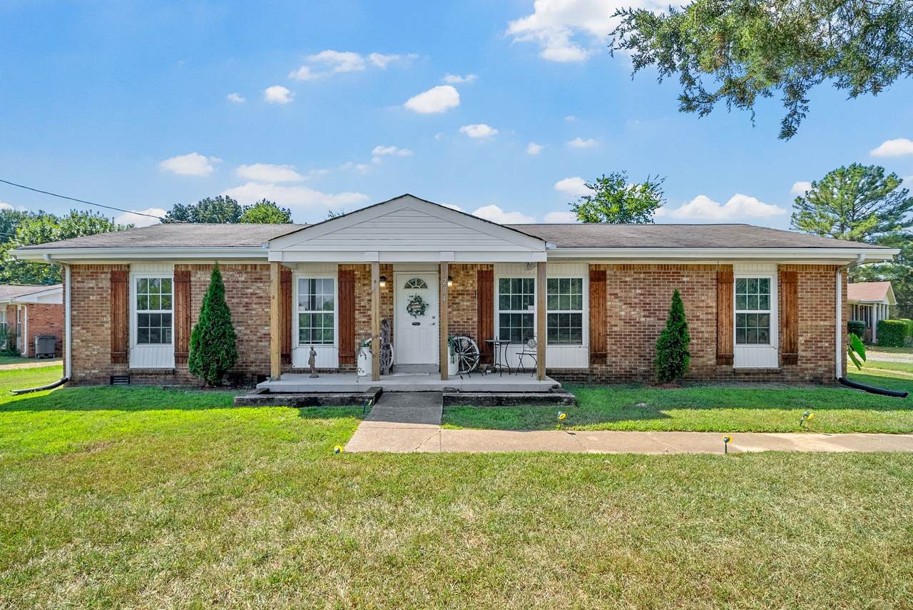 284 Lafayette Rd - Photo 1