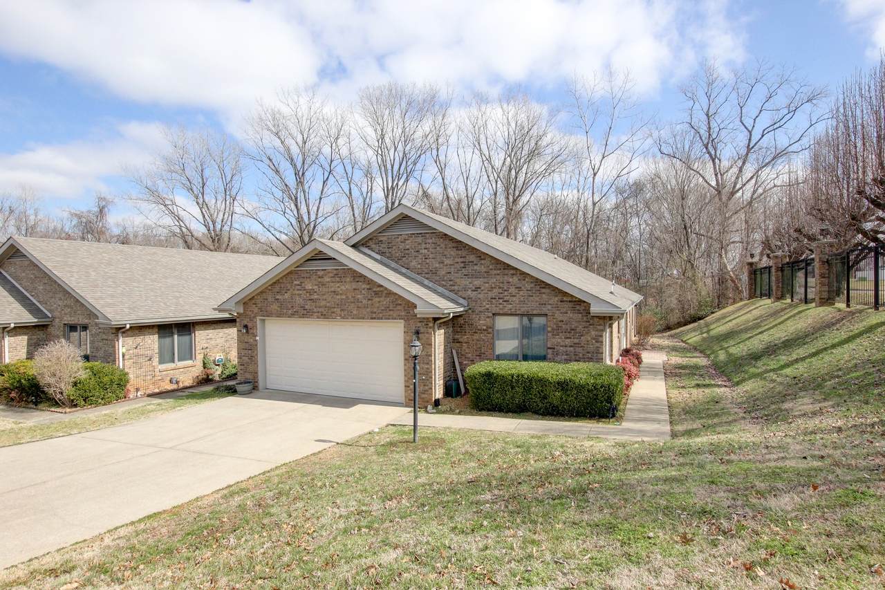 457 Country Club Ct - Photo 1