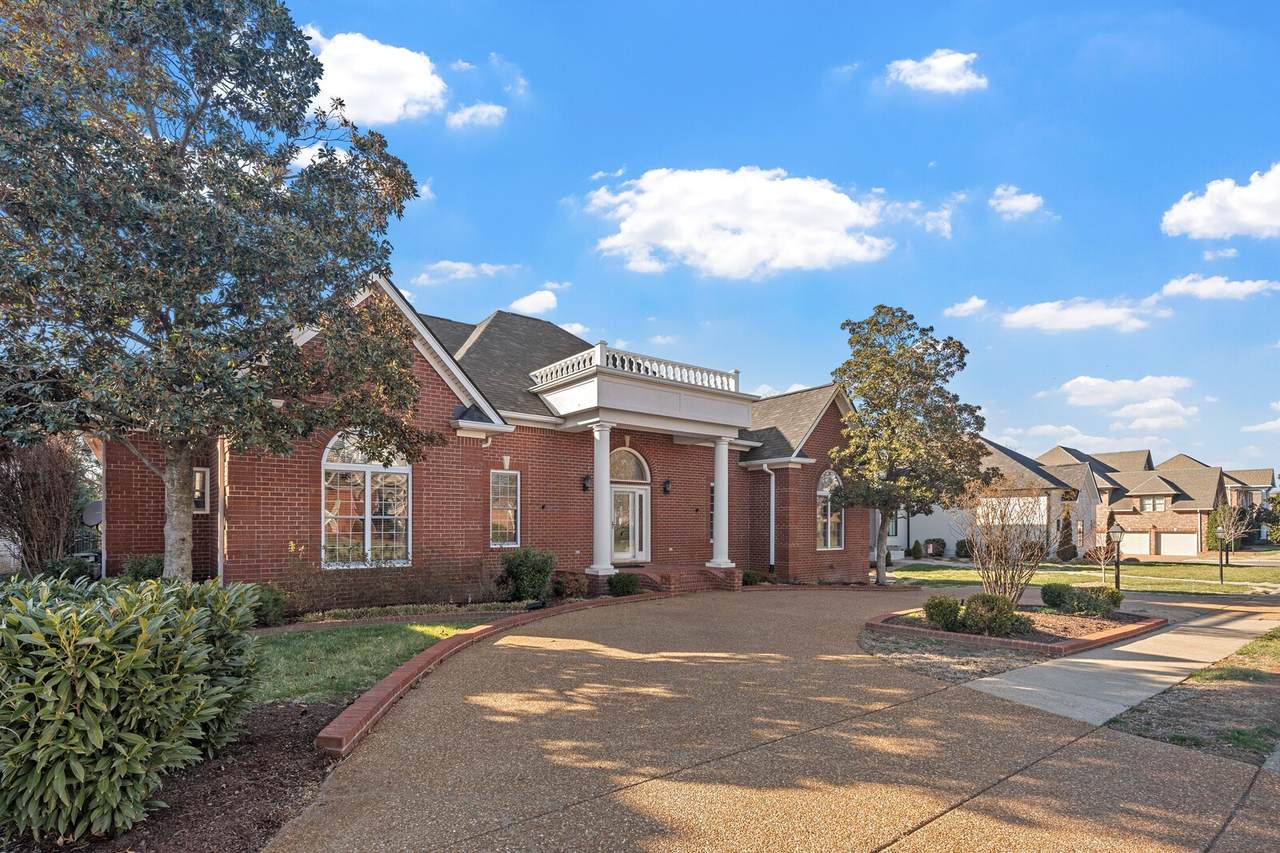 https://bt-photos.global.ssl.fastly.net/nashville/1280_boomver_1_RTC3137083-1.jpg