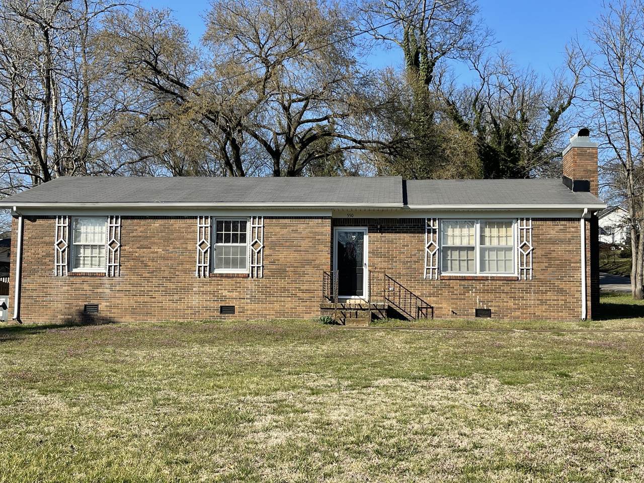 550 E Jefferson St - Photo 1