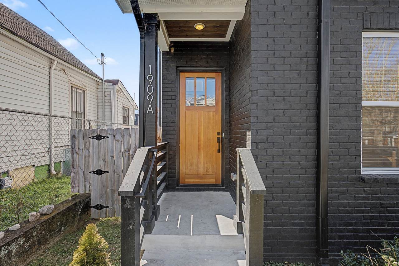 1909A 15th Ave - Photo 1