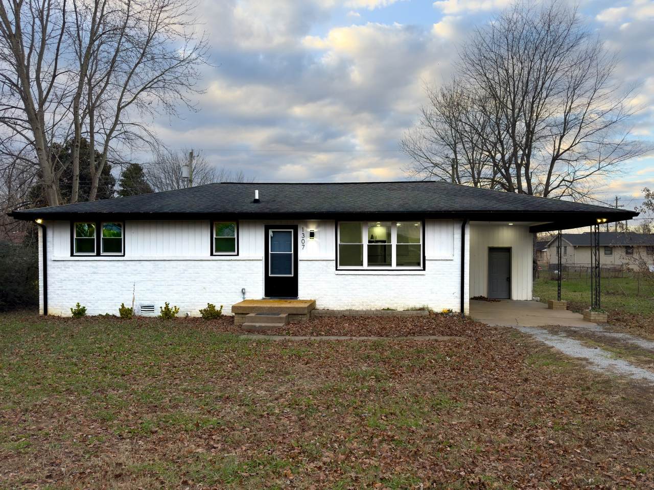 1307 Jarrett Dr - Photo 1