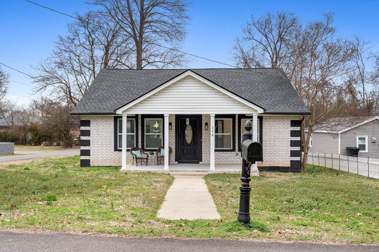 220 Chamberlain Dr - Photo 1