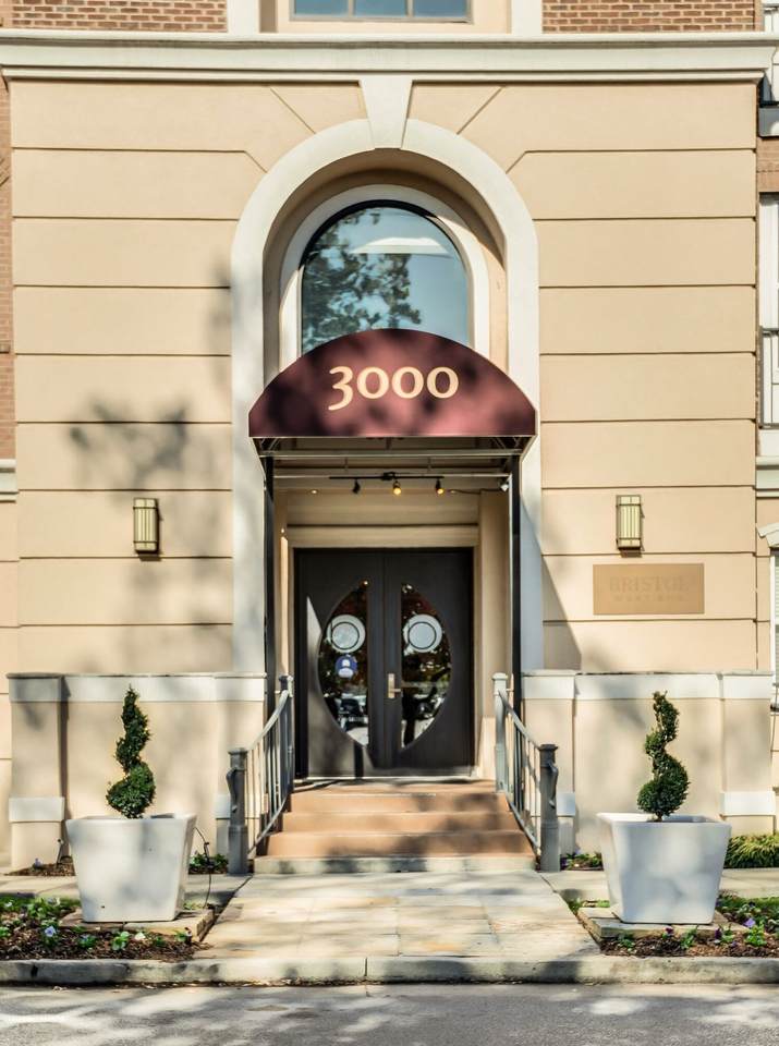 3000 Vanderbilt Pl - Photo 1
