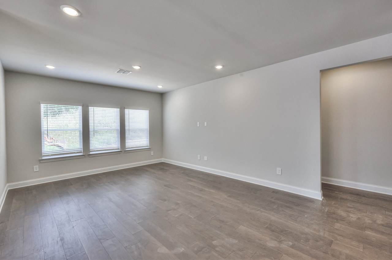 https://bt-photos.global.ssl.fastly.net/nashville/1280_boomver_1_RTC3139517-1.jpg